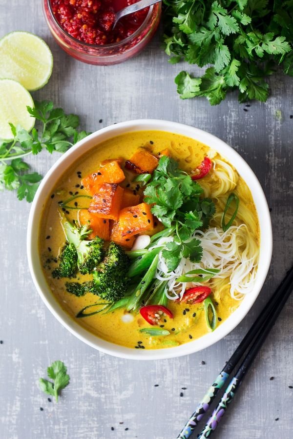 Vegan khao soi soup