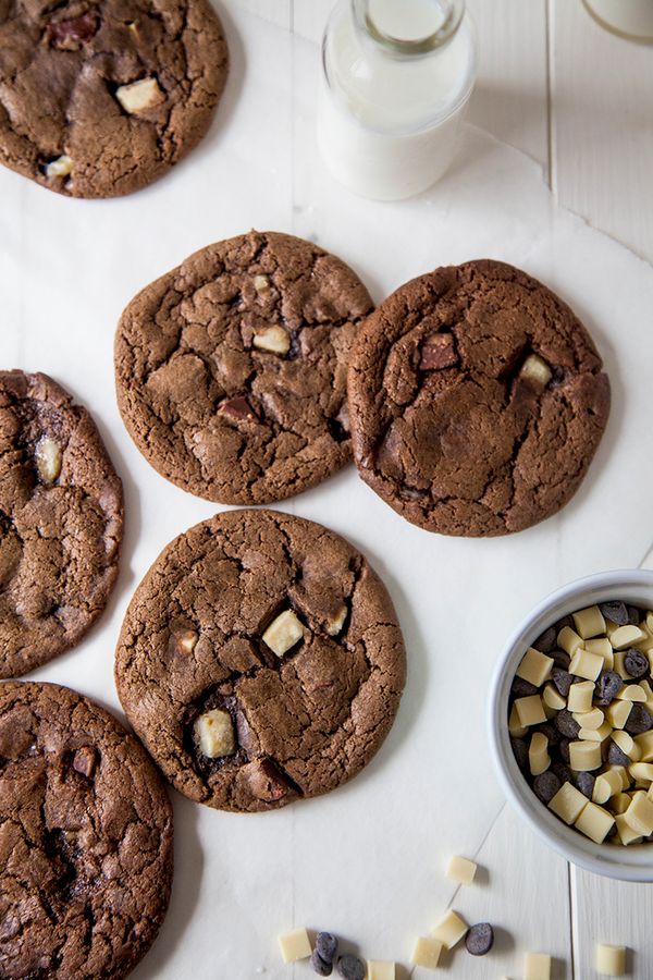 Vegan Triple Chocolate Chip Cookies