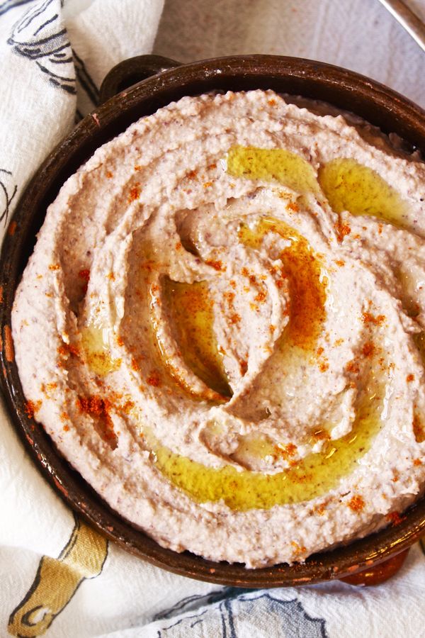 10 Minute Black Bean Hummus