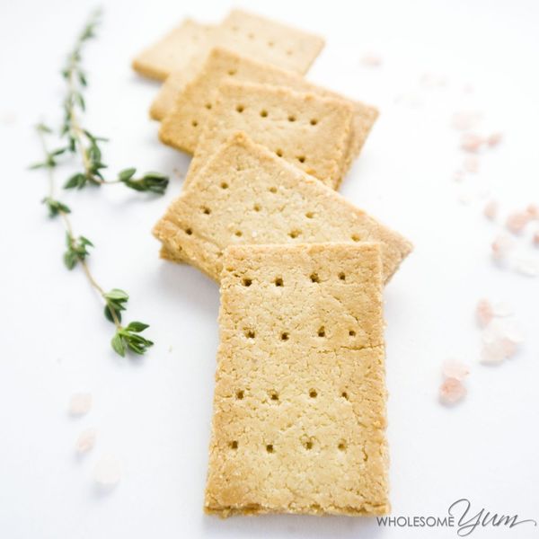 3-Ingredient Paleo Crackers (Low Carb, Gluten-free