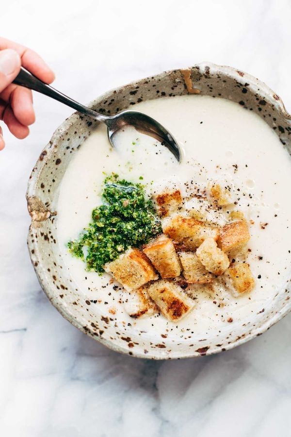 5 Ingredient Cheesy Cauliflower Soup