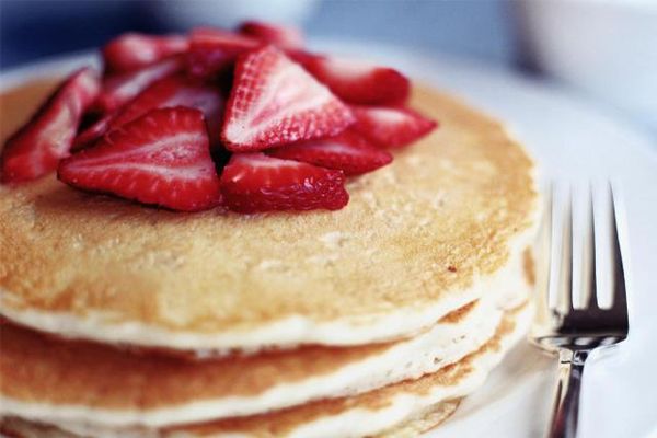 A classic dairy-free pancake recipe for vegans with a taste for all