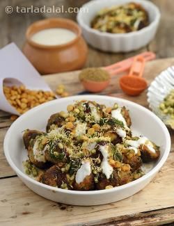 Aloo Chaat ( Mumbai Roadside Recipes 