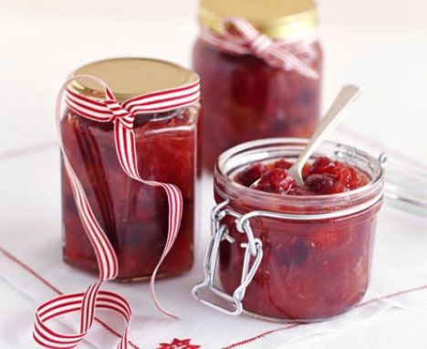 Apple & cranberry chutney