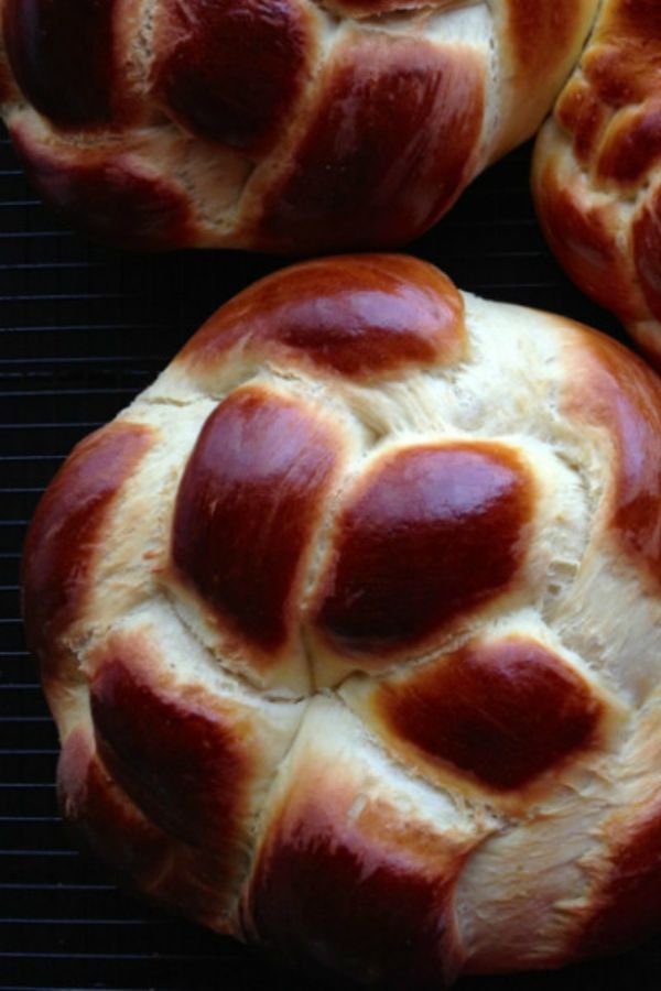 Armenian Easter Bread Rounds (Choereg