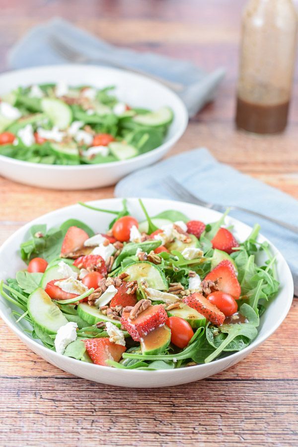 Arugula Spinach Strawberry Pecan Salad