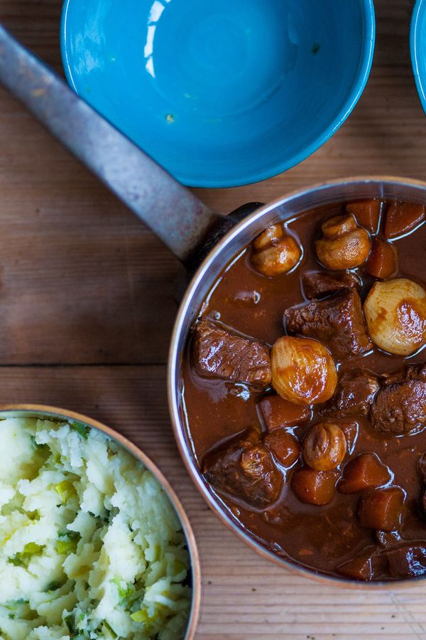 Beef stew with mash and leeks