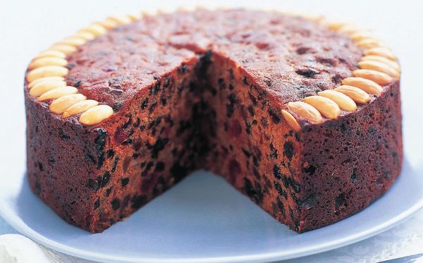 Boiled fruit cake