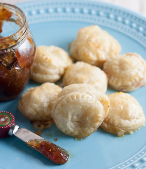 Brie and Jam Puff Pastry Bites