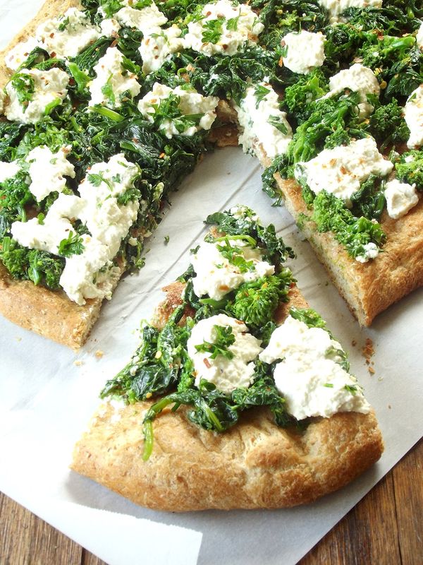 Broccoli Rabe & Cashew Ricotta White Pizza