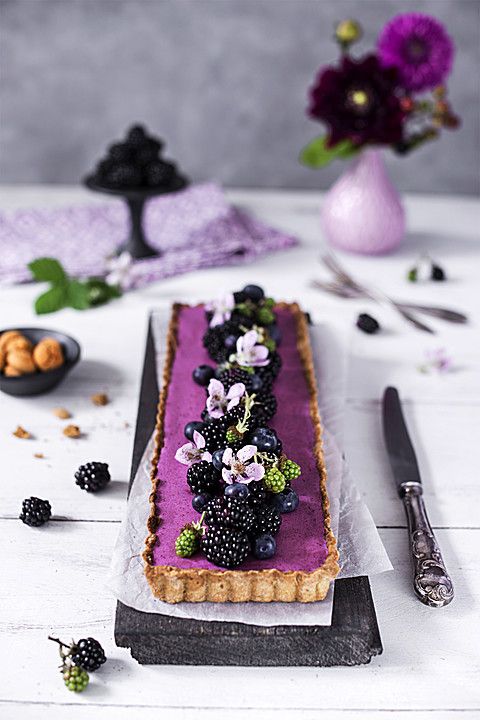 Brombeer-Mousse-Tarte mit Amarettini