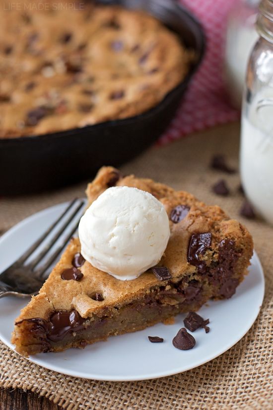 Browned Butter Chocolate Chip Skillet Cookie