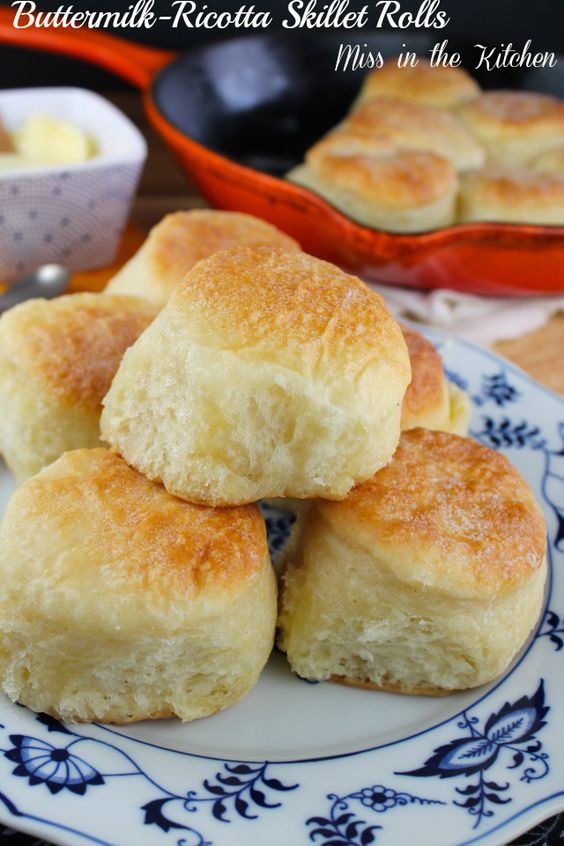 Buttermilk-Ricotta Skillet Rolls