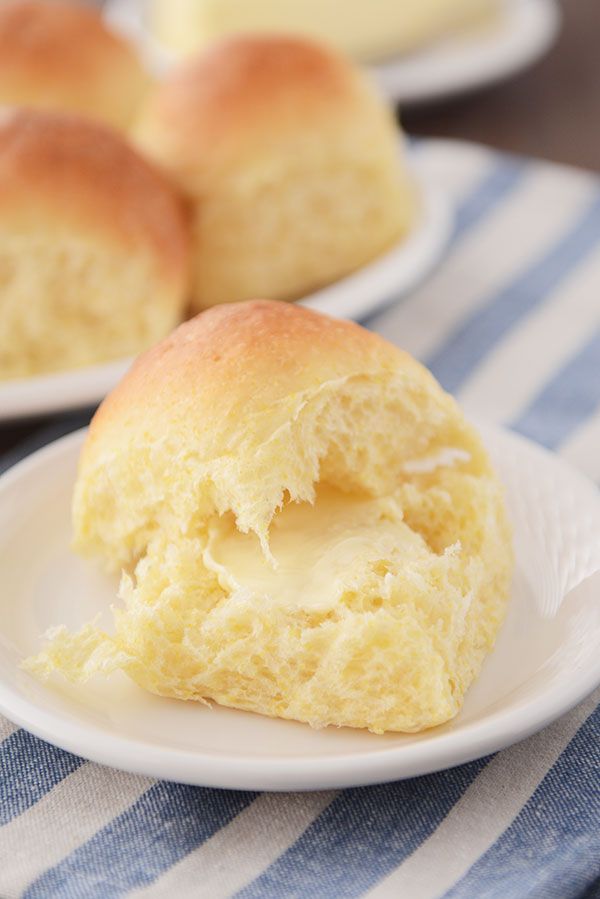 Buttery Fluffy Cornmeal Dinner Rolls