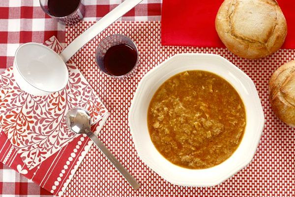 Cómo hacer sopa de ajo en Crock Pot