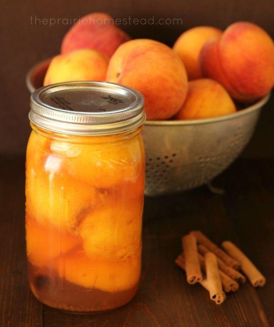 Canning Peaches with Honey and Cinnamon