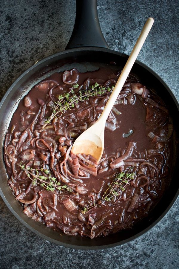 Caramelized Onion Vegan Gravy