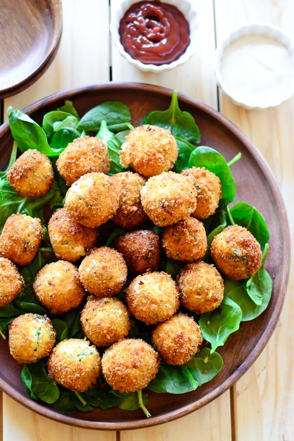 Cheesy Fried Spinach & Artichoke Bites