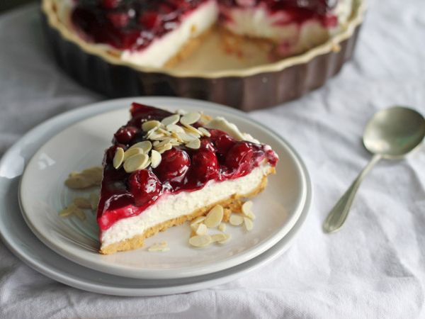 Cherry Almond Creamy Cheese Pie