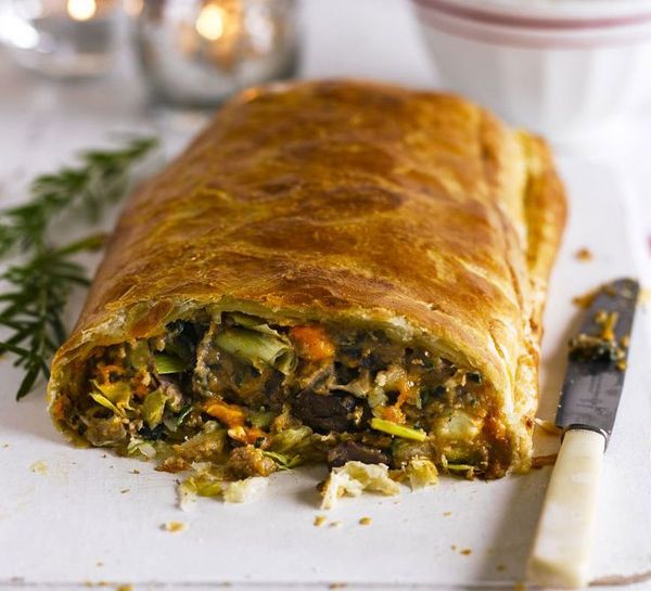 Chestnut, spinach & blue cheese en croûte