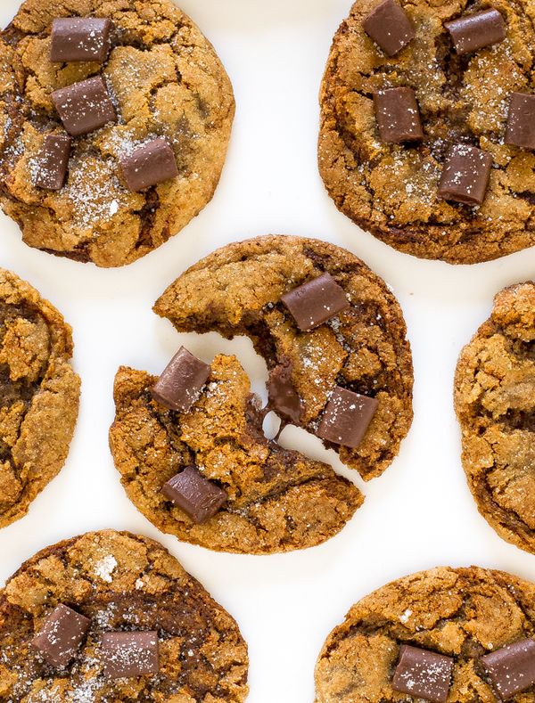 Chewy Chocolate Chip Molasses Cookies