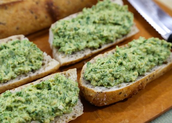 Chickpea, Avocado, and Spinach Spread