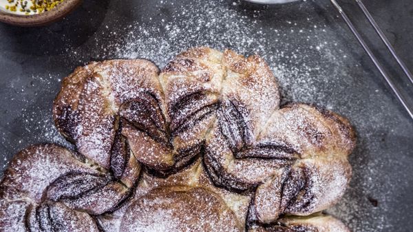 Chocolate Brioche Flower