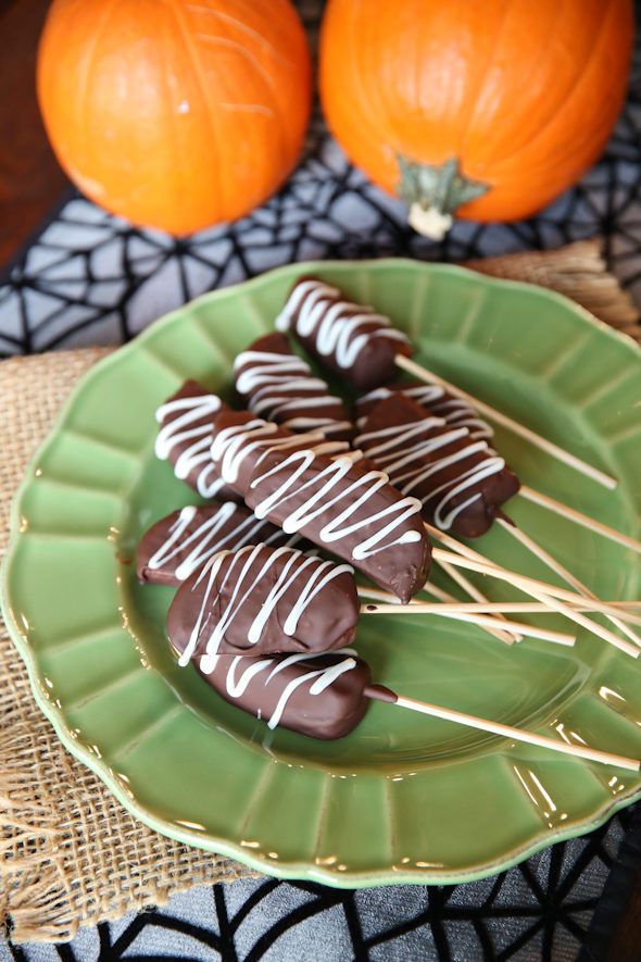 Chocolate-Dipped Caramel Apple Pops