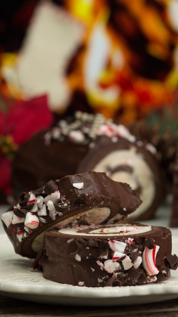 Chocolate Peppermint Yule Roll