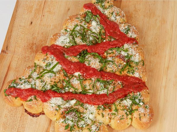 Christmas Tree Pull-Apart Bread