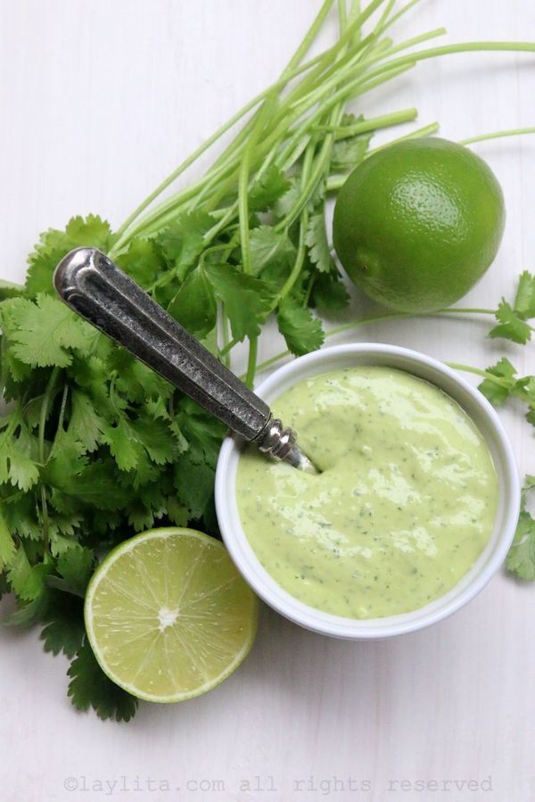 Cilantro mayonnaise or aioli (Mayonesa de cilantro