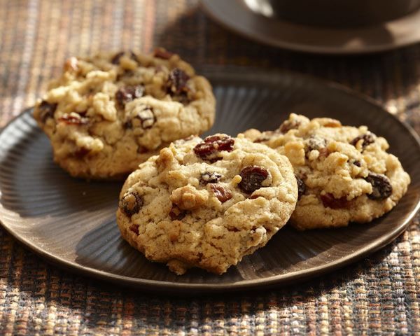 Cinnamon Oatmeal Raisin Cookies