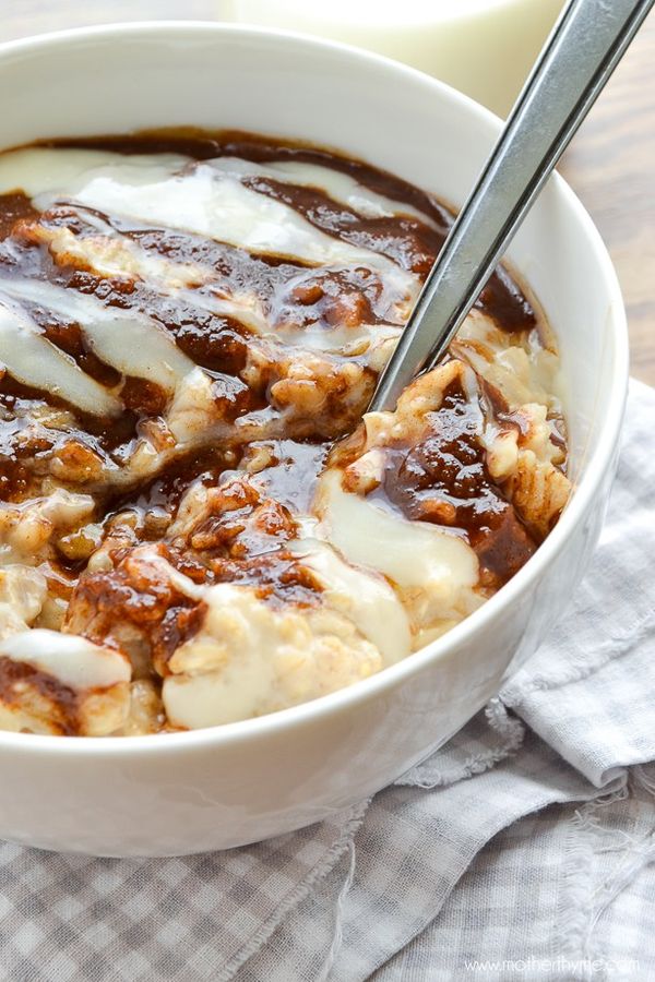 Cinnamon Roll Oatmeal