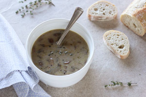 Creamy Mushroom and Roasted Garlic Soup