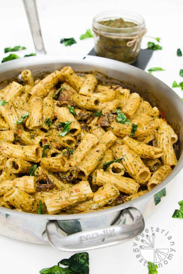 Creamy Sun-Dried Tomato, Miso, and Basil Pesto Pasta with Roasted Mushrooms