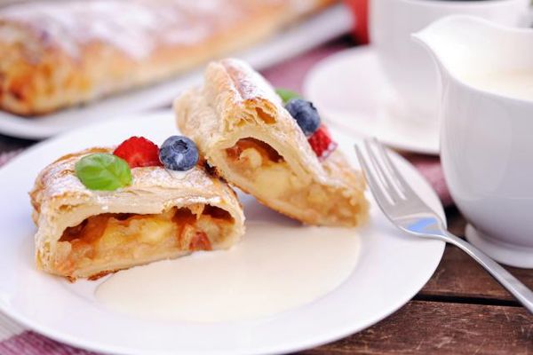 Croatian Apple Strudel (Strudel od Jabuka