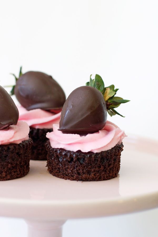 Dark Chocolate and Strawberry Cupcakes