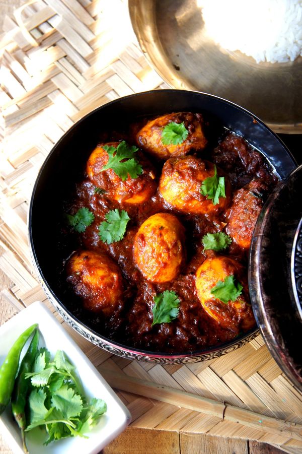 Dim Kasha : Bengali style Eggs in braised onions and tomato gravy