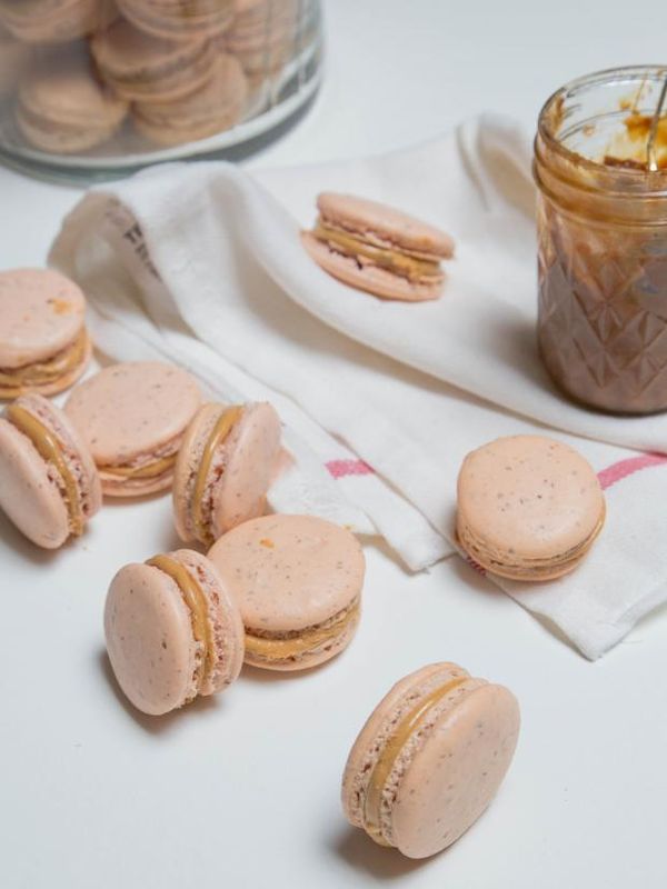 Dulce De Leche Macarons