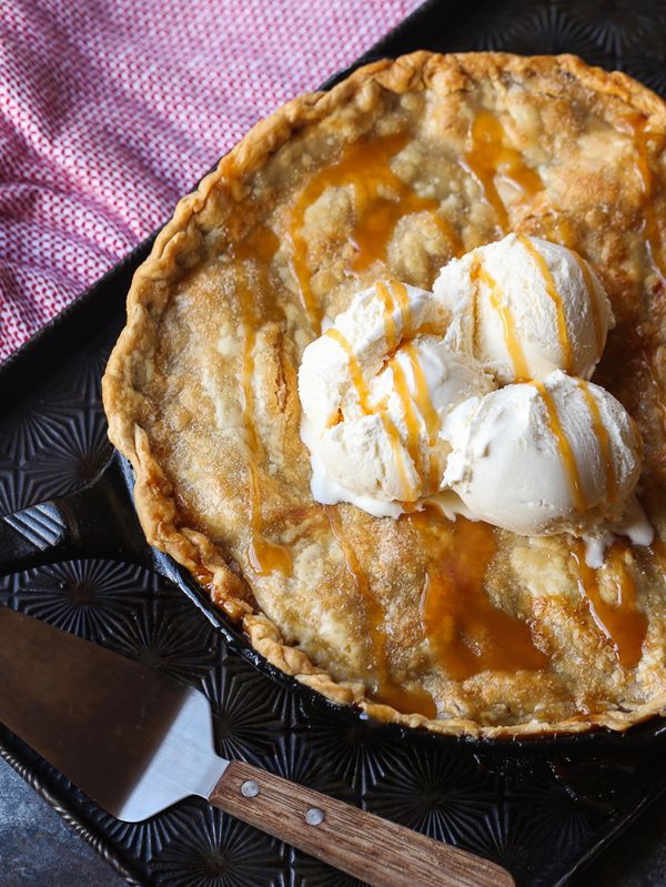 Easy Caramelized Skillet Apple Pie