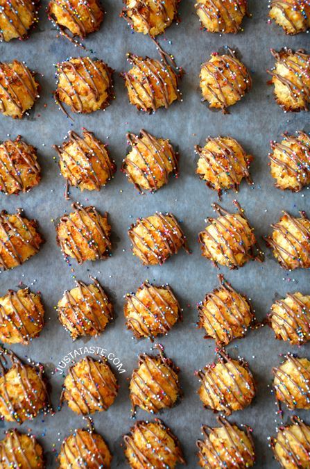 Easy Coconut Macaroons with Chocolate