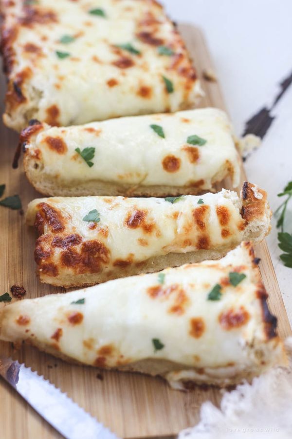 Easy Extra Cheesy Garlic Bread