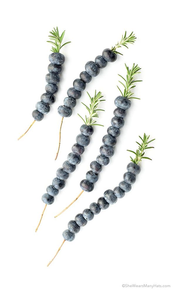 Easy Rosemary Blueberry Drink Garnishes