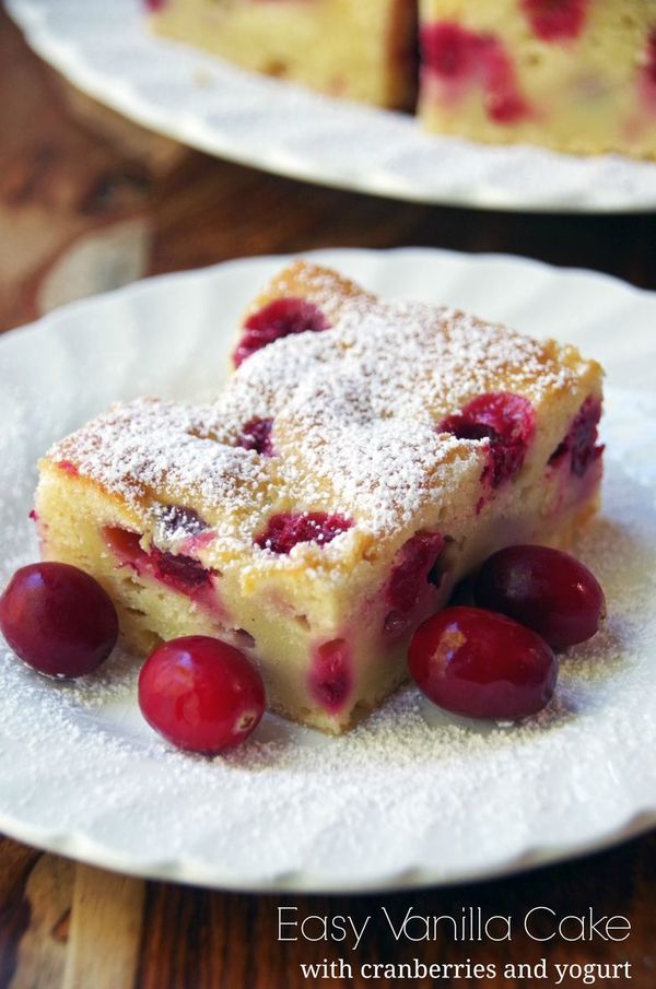 Easy Vanilla Cake Recipe with Yogurt and Cranberries