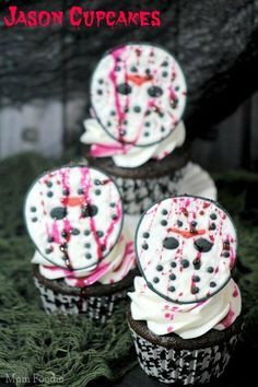 Friday the 13th Jason Mask Halloween Cupcakes