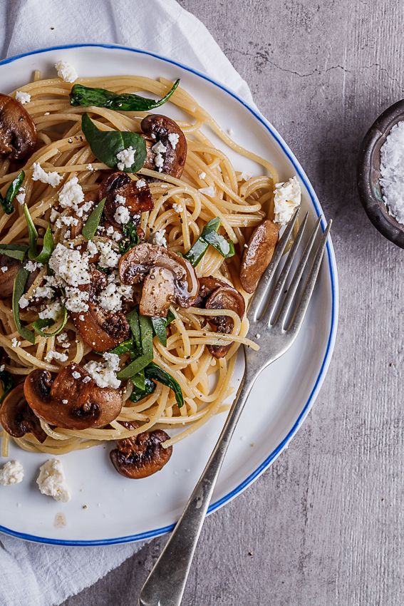 Garlic butter mushroom and spinach spaghetti