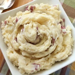 Garlic Mashed Potatoes- Copycat of Applebee's