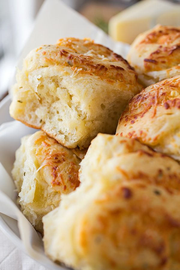 Garlic-Rosemary Pull-Apart Dinner Rolls with Asiago Cheese