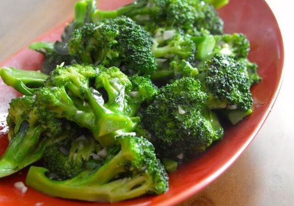 Garlicky broccoli