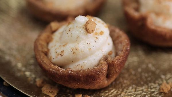 Gingerbread Cannoli Cups